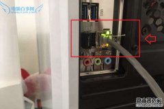 路由器怎么连接台式电脑来上网？
